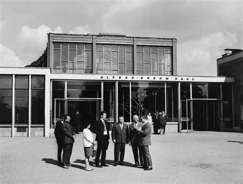 Besuch Des Leiters Der Kgb Regionalverwaltung Moskau Im Tierpark Berlin