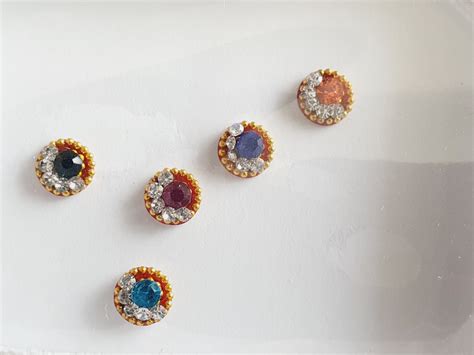 Vrc Round Coloured Crystal Fancy Bindis Mystikalzen