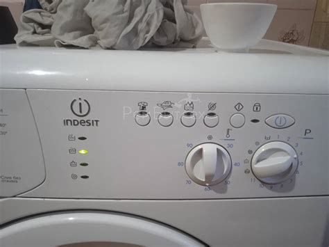 Стиральная машина Indesit WISL 102 не блокирует люк. | РемБытТех
