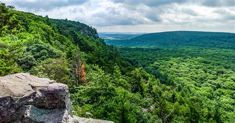 Wisconsin Explorer: Devil's Lake Hiking Trails