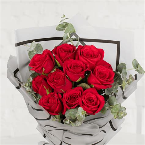 Buy Red Roses - 10 Red Roses Bouquet | Same day delivery | btf.in