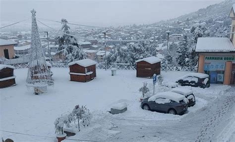 Nevicata da record a Gualdo Tadino 20 cm in poco più di tre ore