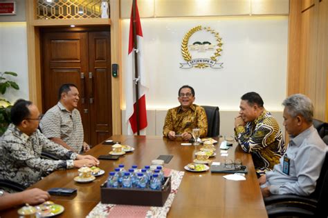 Kunjungan Media Indonesia Ke Kesekjenan DPR