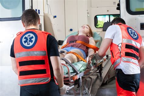 Rescue Ems Apa Perbedaan Antara Emt Dan Paramedis