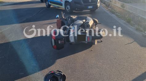 Violento Incidente Sulla Via Del Mare Ferito Centauro Infocilento