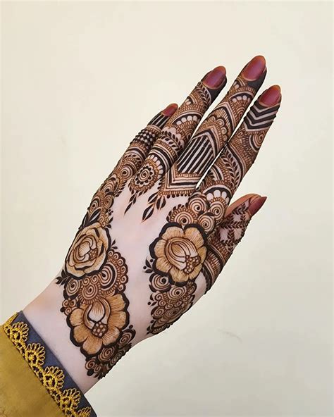 Floral Mehndi Designs (8) - StylesGap.com