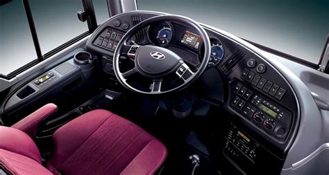 Hyundai Universe Space Luxury Philippine Bus Photographers Association
