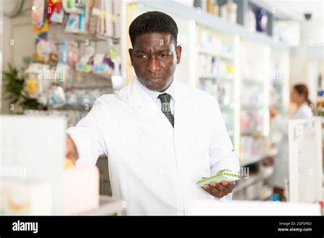 Pharmacist Professionalism Hi Res Stock Photography And Images Alamy