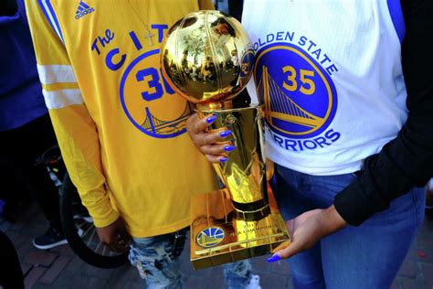 Warriors Parade Live Updates Nba Champs Thrill Fans On Sf Market