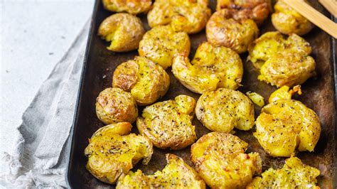 Rachael Ray’s Tip For Caramelized Lemon Potatoes Woman S World