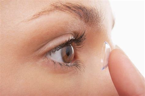 The Benefits of Disposable Daily Contact Lenses | Premier Eye Associates