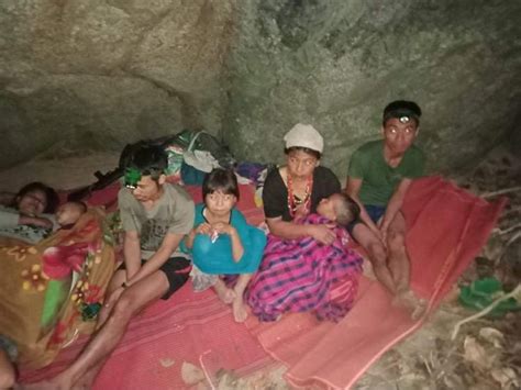 Thousands Flee To Thailand After Myanmar Army S Air Strikes On Villages