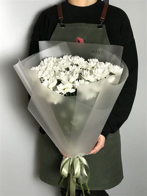 Купить Букет из 5 белых хризантем с оформлением в Томске - доставка ...