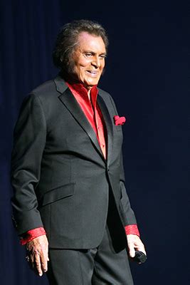 Classic crooner Engelbert Humperdinck “All About Love” during Rialto Square Theatre sell out ...