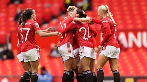 Manchester United women's team makes Old Trafford debut with 2-0 win ...