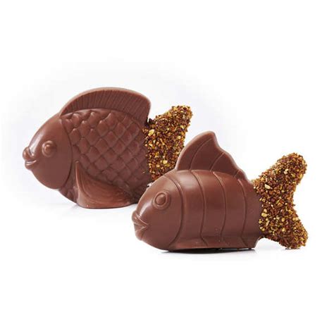 Poisson En Chocolat Au Lait Aux Clats De Praslines Mazet Garni Mazet