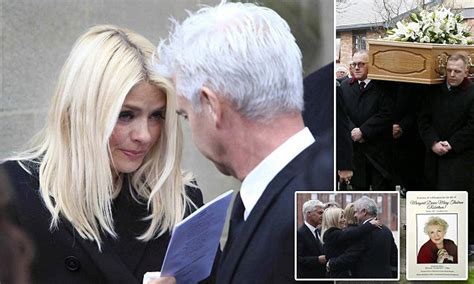 Hot Sexy Denise Robertson Bikini Pics