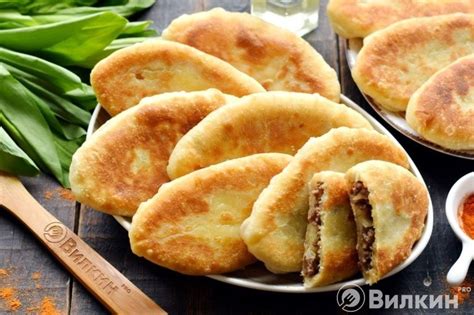 Жареные пирожки с мясом - рецепт с фото пошагово