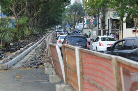 Construtora começa obra de ciclovia na Av Pacaembu em São Paulo