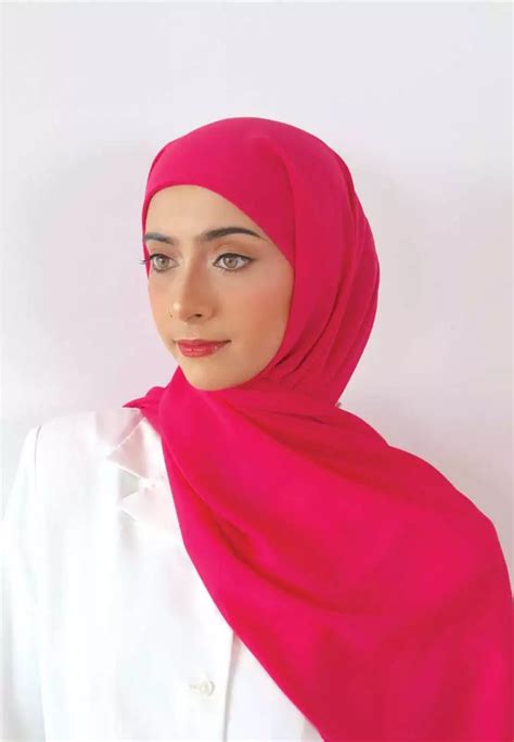 Buy Elzaritha Hot Pink Elza Instant Shawl Plain Online Zalora Malaysia