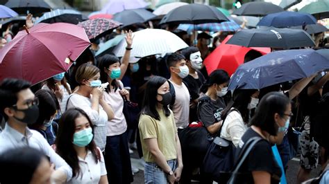 Manifestantes Desaf An La Prohibici N De Usar M Scaras En Hong Kong Y