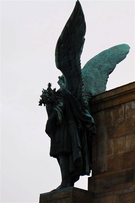 Banco de imagens asa monumento leão escultura anjo arte figura