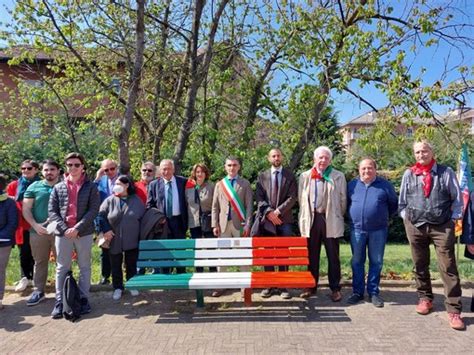 Chieri Anticipa Il Aprile Inaugurate Le Panchine Tricolori Torino