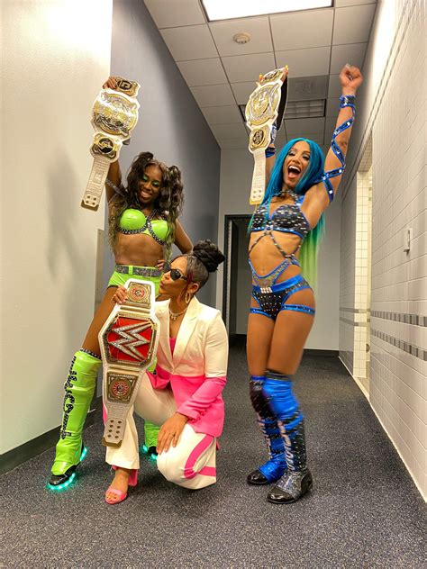 Sasha Banks and Naomi left WWE, WHY?