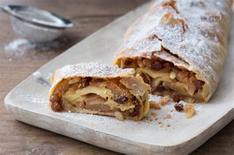 Ricetta Strudel Di Mele La Ricetta Di GialloZafferano