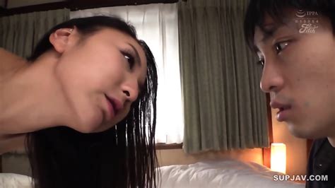 This Big Tits Wife Is At The Peak Of Womanhood And Since There S Nothing To Do In The Country