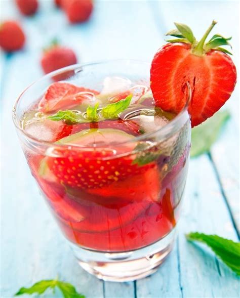 Cocktail mojito fraise pour 2 personnes Recettes Elle à Table Party