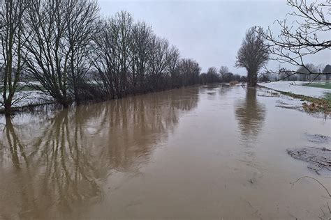 Hochwasser Niedersachsens Innenministerin Warnt Schaulustige Tixio