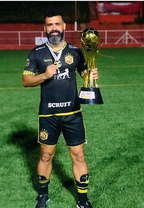 O Pa S Do Futebol Acredita Mesmo Que N O Exista Nenhum Jogador Gay Uol Universa