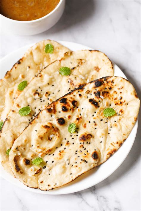 Cheese Naan With Gravy