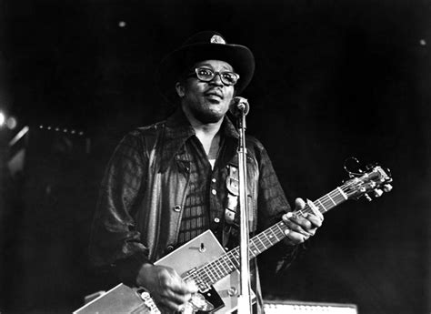 Bo Diddley - Singer, Musician, Songwriter