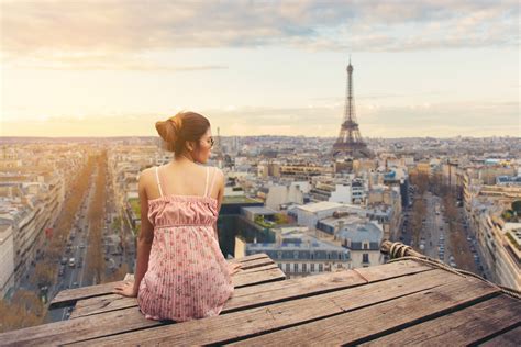 10 Amazing Places in Paris For Solo Travelers – Couchsurfing Blog