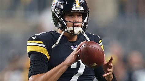 Mason Rudolph Suffers Concussion Leaves Ravens Steelers Game After Receiving Big Hit