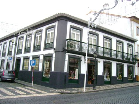 Galeria De Arte Flor Da Ilha Angra Do Hero Smo All About Portugal