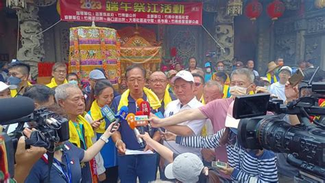 中港慈裕宮「祭江洗港」 郭台銘、鍾東錦同框參拜媽祖 2024大選前哨站 要聞 聯合新聞網