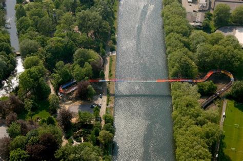 Oberhausen aus der Vogelperspektive Brücke Slinky Springs to Fame in