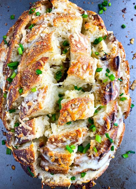 Aprende cómo recalentar el pan de ajo para que quede crujiente y