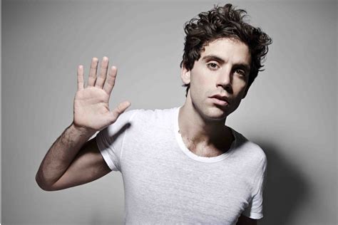 Mika un garçon mature et amoureux L Avenir