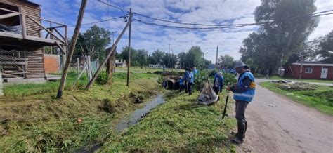 Operativo De Limpieza Arroyos En La Plata Provincia De Buenos Aires