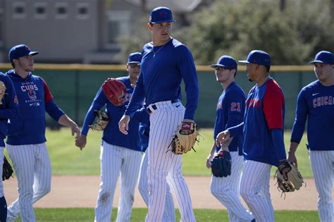 Photos: Chicago Cubs report to spring training – Chicago Tribune