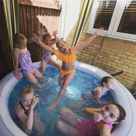 Thanks I Am Eddy For The Great Photo They Re All Having Great Fun In Their Hot Tub Lazy Spa