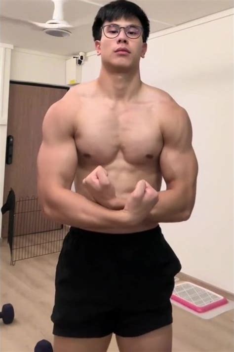 Hot SG Chinese Guy Flexing 4 ThisVid