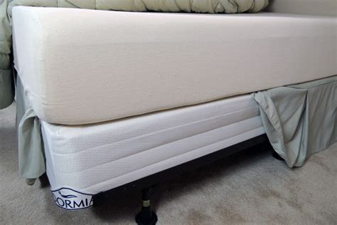 Dormia 10" Memory Foam Mattress, Foundation, and Bed Frame | EBTH