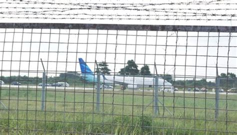 Insiden Pecah Ban Pesawat Garuda Di Bandara Syamsudin Noor Jadi