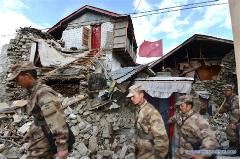 Suman Muertos Y Heridos En T Bet Por Terremoto