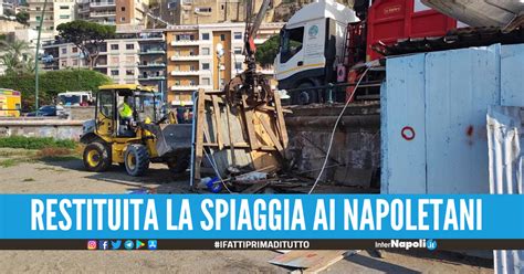 Mergellina Blitz Della Capitaneria Di Porto Di Napoli Abbattute Le